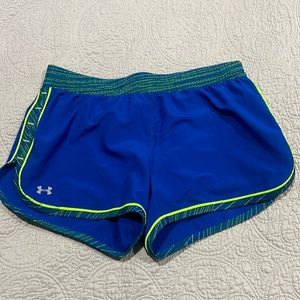 Under Armour Size Small women’s semi fitted running short